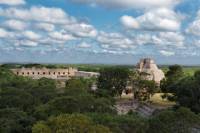 2-Day Yucatan Overview Tour Including Chichen Itza and Merida