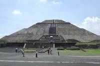 Teotihuacan, Guadalupe Shrine, Tlatelolco & Tequila Tasting