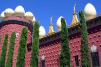 Dali Museum Day Trip from Barcelona by High-Speed Train with Optional Girona Tour