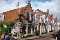 Dutch Countryside and Culture Tour from Amsterdam Including Zaanse Schans, Edam and Volendam