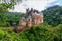 Frankfurt Super Saver: City Highlights Tour plus Eltz Castle with Rhine River Dinner