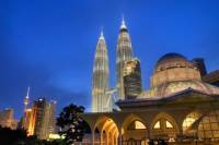 Full-Day Kuala Lumpur City Tour including Petronas Towers and Batu Caves