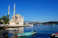 Istanbul Shore Excursion: Bosphorus Cruise and Istanbul Egyptian Bazaar