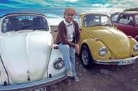 Lisbon Shore Excursion: Private Lisbon, Sintra and Cascais Sightseeing and Food Tour by Convertible Beetle