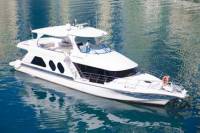 Dubai Marina Luxury Yacht Tour with Breakfast or BBQ