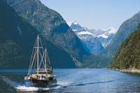 Milford Sound Full-Day Tour from Queenstown including Helicopter Flight
