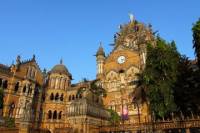 Mumbai in Motion: Mumbai Sightseeing Tour by Public Transportation