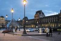 Paris Louvre Museum Guided Tour with Japanese Guide