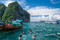 Phi Phi Island Tour by Speed Boat from Krabi