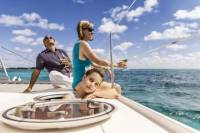 Private Tour: Catamaran Sailing and Snorkeling in Isla Mujeres