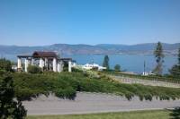 Rare VIP Winemakers Private Tasting and Tour with 3 Course Lunch and Wine in Kelowna