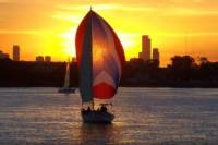 Romantic Sailing Tour in Buenos Aires Including Lunch or Dinner