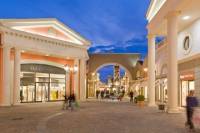 Shopping Tour Castel Romano Designer Outlet