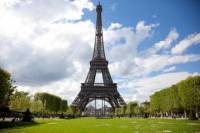Skip the Line: Eiffel Tower Small-Group Tour Including Summit Access