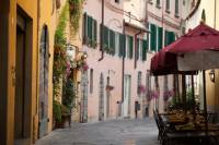Small-Group Day Trip to Lucca, Garfagnana and Barga from Pisa