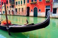 Venice Gondola School: Learn How to Be a Gondolier