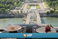 Viator VIP: Eiffel Tower Gourmet 4-Course Dinner with Champagne and Trocadero View Seating
