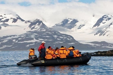 Best 14-Day Antarctica Cruise from Ushuaia: Antarctic Peninsula, South Shetland Islands and the Antarctic Circle