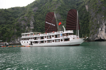 2-Day Oriental Sails Junk Cruise of Halong Bay from Hanoi