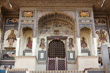 2-Day Private Architecture Tour from Jaipur: Mansions of Mandawa