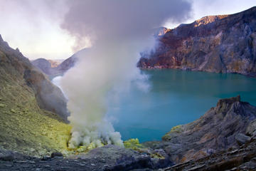 2-Day Private Bali Tour: Kawah Ijen Adventure from Denpasar