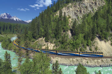 2-Day Rocky Mountaineer Train Journey from Vancouver to Banff