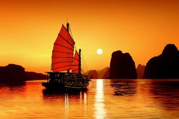 2-Day Spectacular Halong Bay Tour from Hanoi