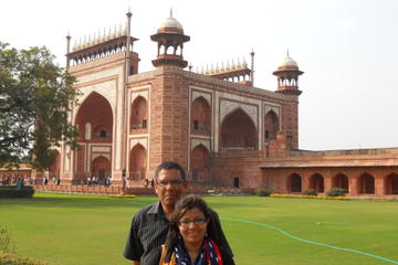 3-Day Private: Taj Mahal Pink City Tour with Night Show and Elephant Ride
