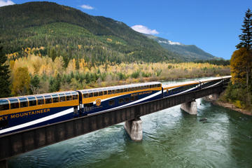 5-Day Rail Tour of the Canadian Rockies: Vancouver to Jasper, Banff, Lake Louise and Kamloops Aboard the Rocky Mountaineer