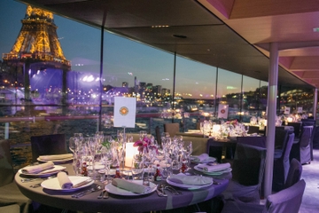 Bateaux Parisiens Christmas Seine River Cruise with 6-Course Meal and Live Music