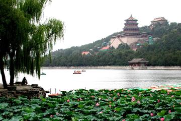 Beijing Private Sightseeing Tour with Acrobatic Show