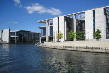 Berlin City Highlights Cruise on the River Spree from Spandau
