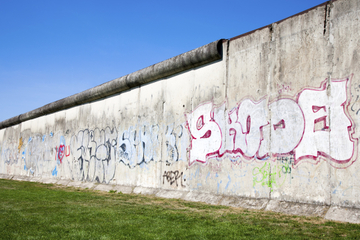 Berlin Wall Walking Tour with Historian Guide