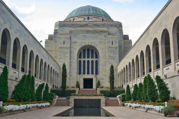 Canberra Explorer: Australia's Capital City Tour from Sydney