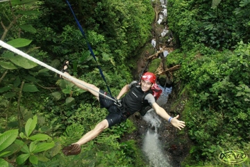 Canyoning in the Lost Canyon