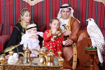 Central Market Souk Walking Tour and UAE Costume Photography Experience