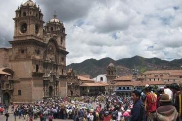 Cusco Markets and Ruins Small Group Tour
