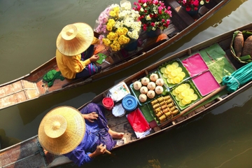 Damnern Saduak Floating Market Tour with Grand Palace and Wat Phra Keo from Bangkok