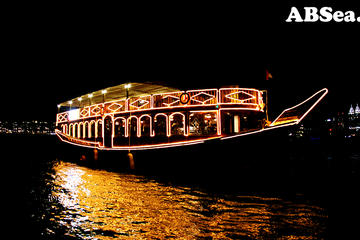 Dhow cruise in Dubai Marina