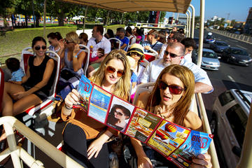 Dubai and Abu Dhabi Super Saver: Hop-On Hop-Off Sightseeing Tours