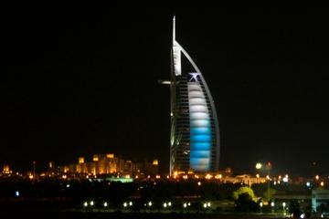 Dubai Night Life Tour including Arabic Food and Drinks