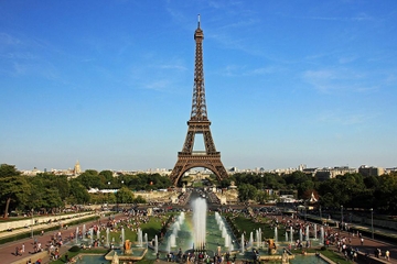 Eiffel Tower Priority Access and Interactive History Bus Tour Combo