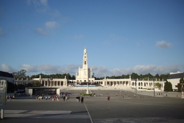Fatima Nazare and Obidos Small Group Tour
