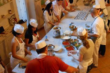 Florence Super Saver: Wine and Olive Oil Tasting Plus Gelato and Pizza Cooking Class