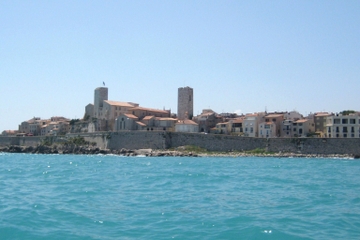 French Riviera Transfer and Special Tour along the coast road from Nice Airport to Antibes