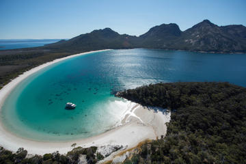Half-Day Wineglass Bay Cruise Including Lunch