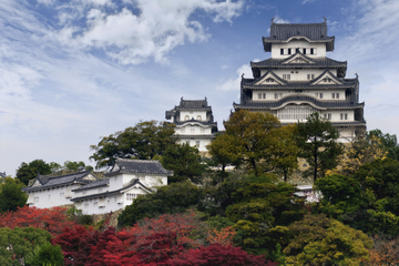 Himeji Castle, Koko-en Garden and Akashi Kaikyo Bridge from Osaka