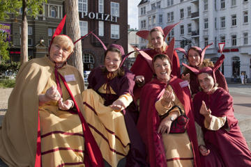 Historic Reeperbahn Tour with Optional Dinner in Hamburg