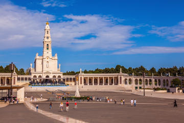 Historical and Religious Tour: Alcobaca, Batalha and Fatima