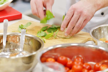 Hue Cooking Class on Dragon Boat Including Hotel Pickup by Cyclo